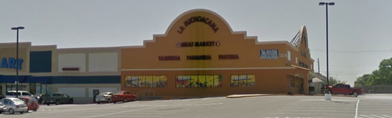 Robo y balacera en el mercado La Michoacana