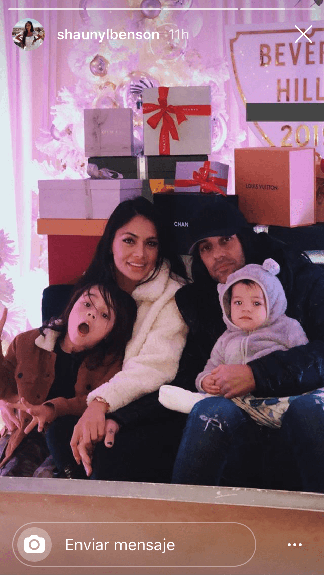 "Johnny Crisstopher 
<b>es un niño como ningún otro</b>. El rayo de luz más brillante, más fuerte y más amoroso y estamos muy orgullosos de él. Sé en mi corazón que volverá a superar esto y con todo el amor y el apoyo del mundo, lo hará". 
<br>