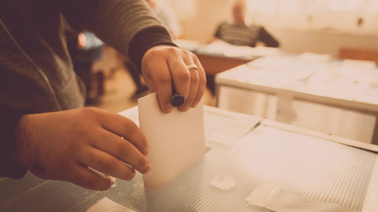 • 
<b>No más votos sorpresa</b>: Los días en que las juntas gubernamentales en Pensilvania actuaban sobre temas de interés público sin previo aviso se han ido en su mayor parte.
<br>
<br>Una nueva ley requiere que las
<b> juntas publiquen sus agendas de reuniones al menos 24 horas antes de la reunión</b>. Una vez publicado, la agencia no puede tomar acción oficial sobre ningún tema que no esté en la agenda, excepto en situaciones muy limitadas.
<br>