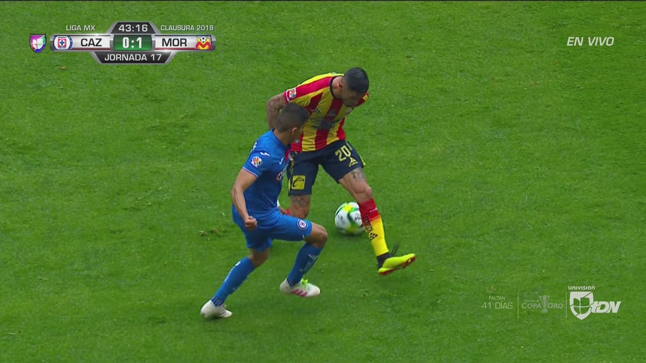 ¿Bailamos? El swing de Orbelín ante Morelia con caño incluido