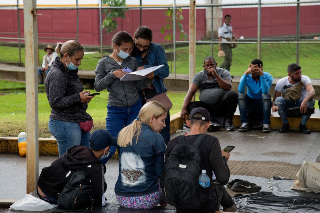 <b>México</b> es el tercer país que más solicitudes de asilo recibió en 2021, tras Estados Unidos y Alemania. En total, 
<b>132,700</b> en el pasado año.