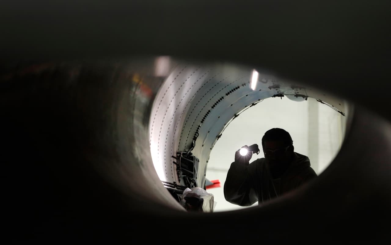 <b>#19 Mecánicos de aeronaves</b>
<br>Salario medio anual: $69,510