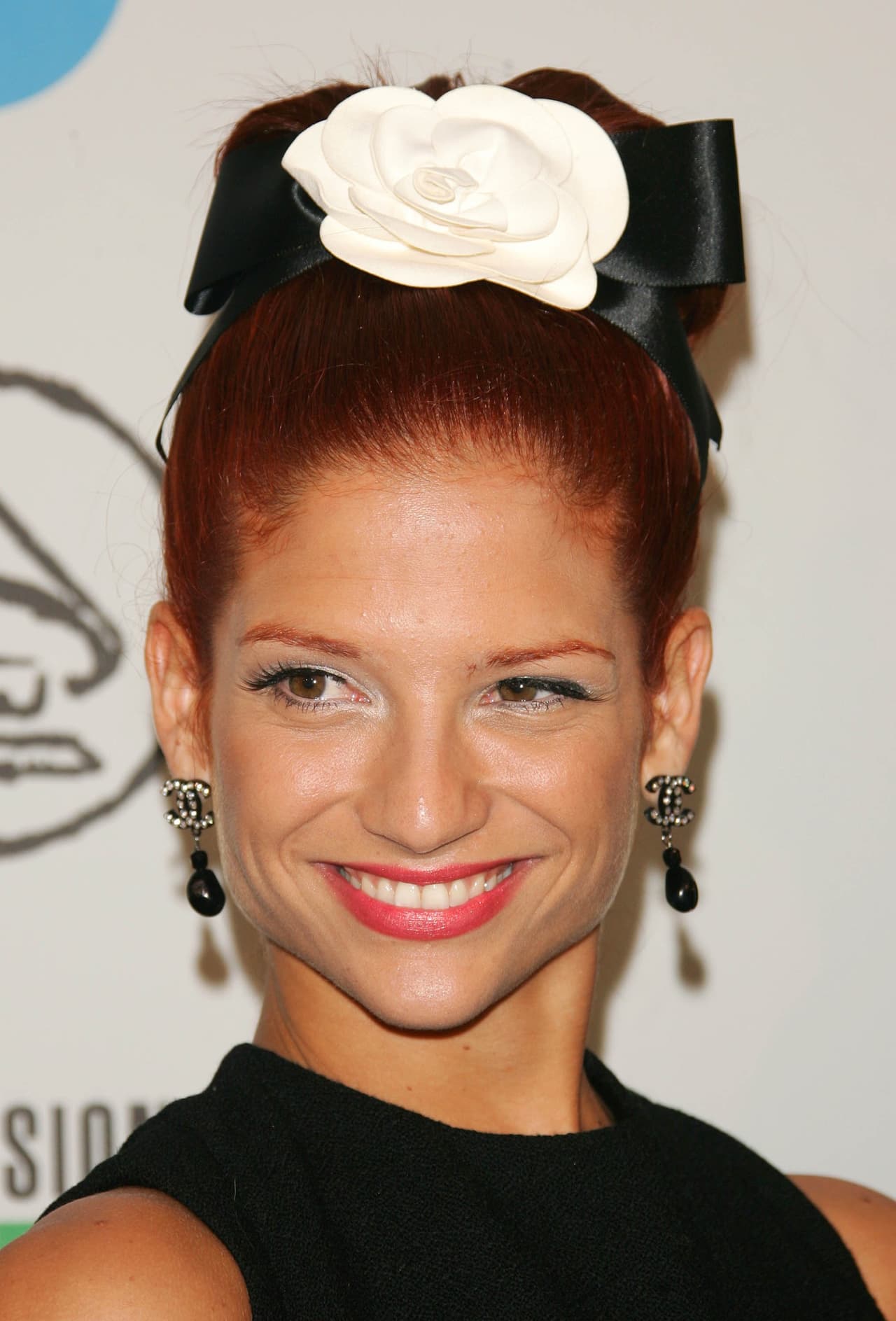 Ya que no sólo en lo personal ha logrado dar un paso súper importante, en lo profesional ella está nominada a Premio Lo Nuestro.