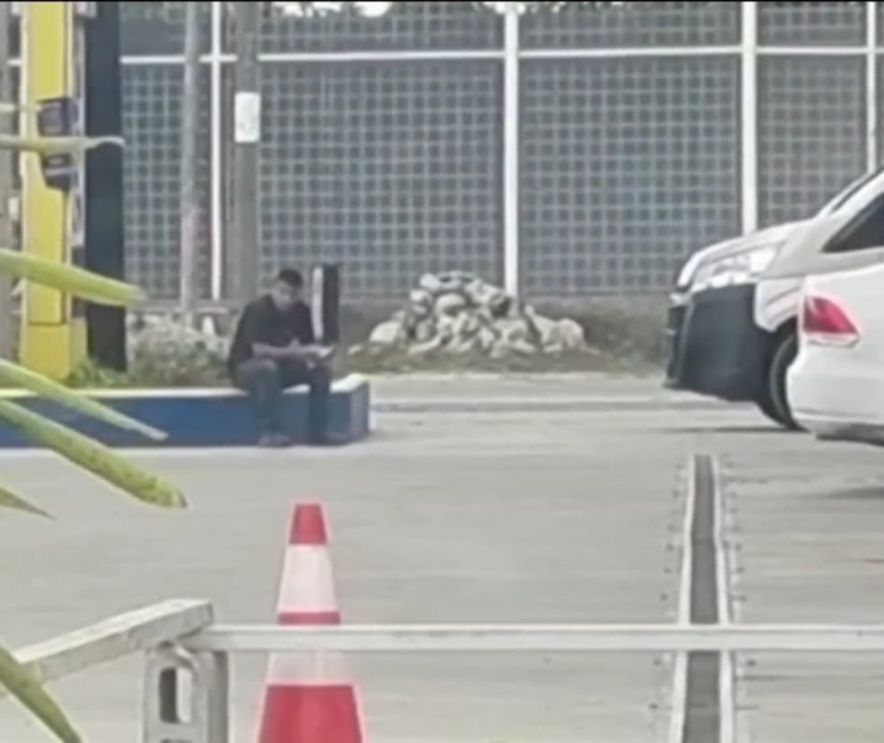 Sin embargo, lejos de enfrascarse en pleitos para establecer que ella no había terminado con la vida de su hijo,
<b>aquella mujer inquebrantable caminó largas horas hasta la comunidad más cercana</b> donde les avisó a las autoridades lo que había ocurrido.
<br>