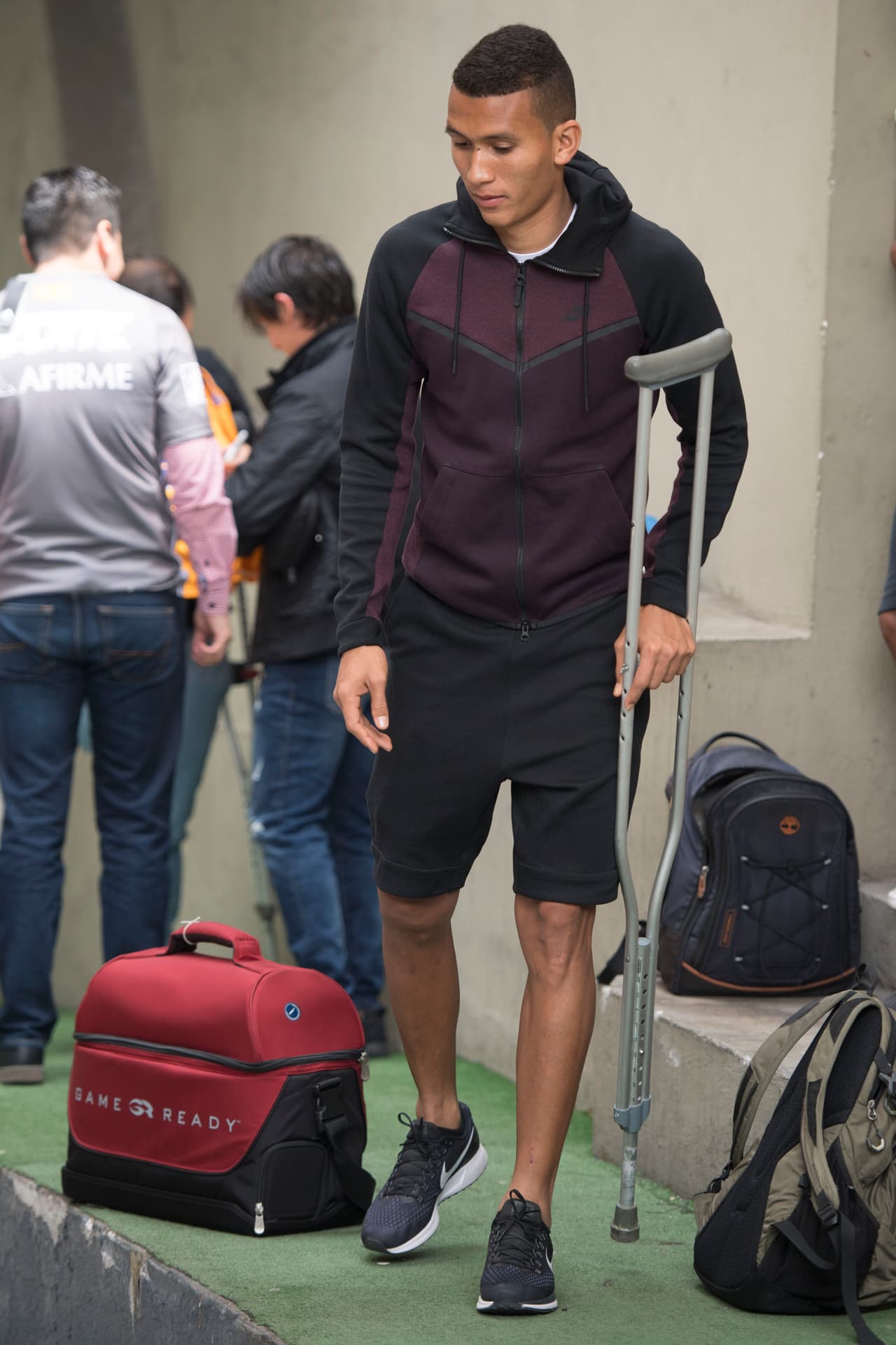 El francés Andre-Pierre Gignac y el colombiano Francisco Meza, ambos lesionados, compartieron con fanáticos de Tigres UANL en Nuevo León, previo al partido del equipo contra Chivas de Guadalajara.
