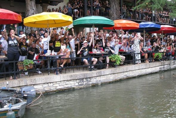 Photos: Spurs Championship Parade 2014 Barges