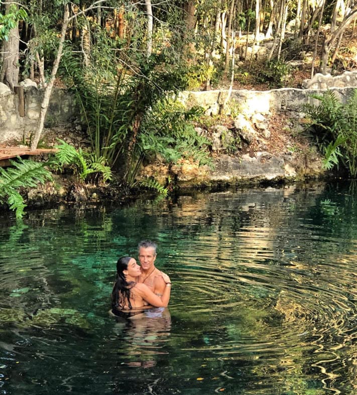 El noviazgo se había destapado apenas en marzo y para algunos llamó la atención que ella es 30 años menor que él. 
<br>