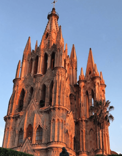 O la imagen de la Parroquia de San Miguel Arcángel, en San Miguel de Allende.