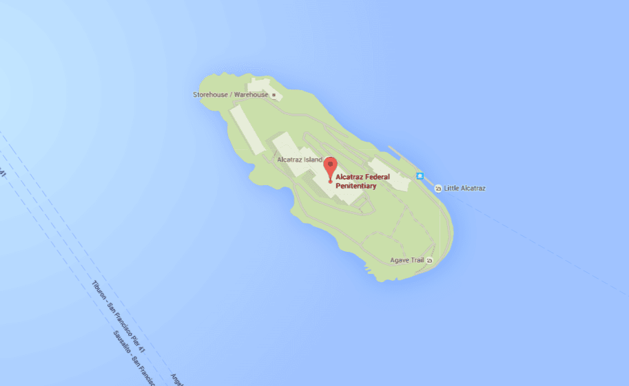 Alcatraz: esta isla no siempre fue el aposento de una prisión. Es más, su primer oficio fue el de albergar un faro que hoy ostenta el título de "el faro en funcionamiento más antiguo de la costa oeste de los Estados Unidos".