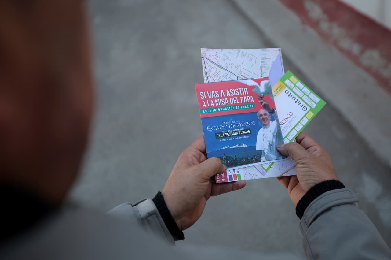 Los boletos que fueron repartidos para los eventos del papa Francisco.