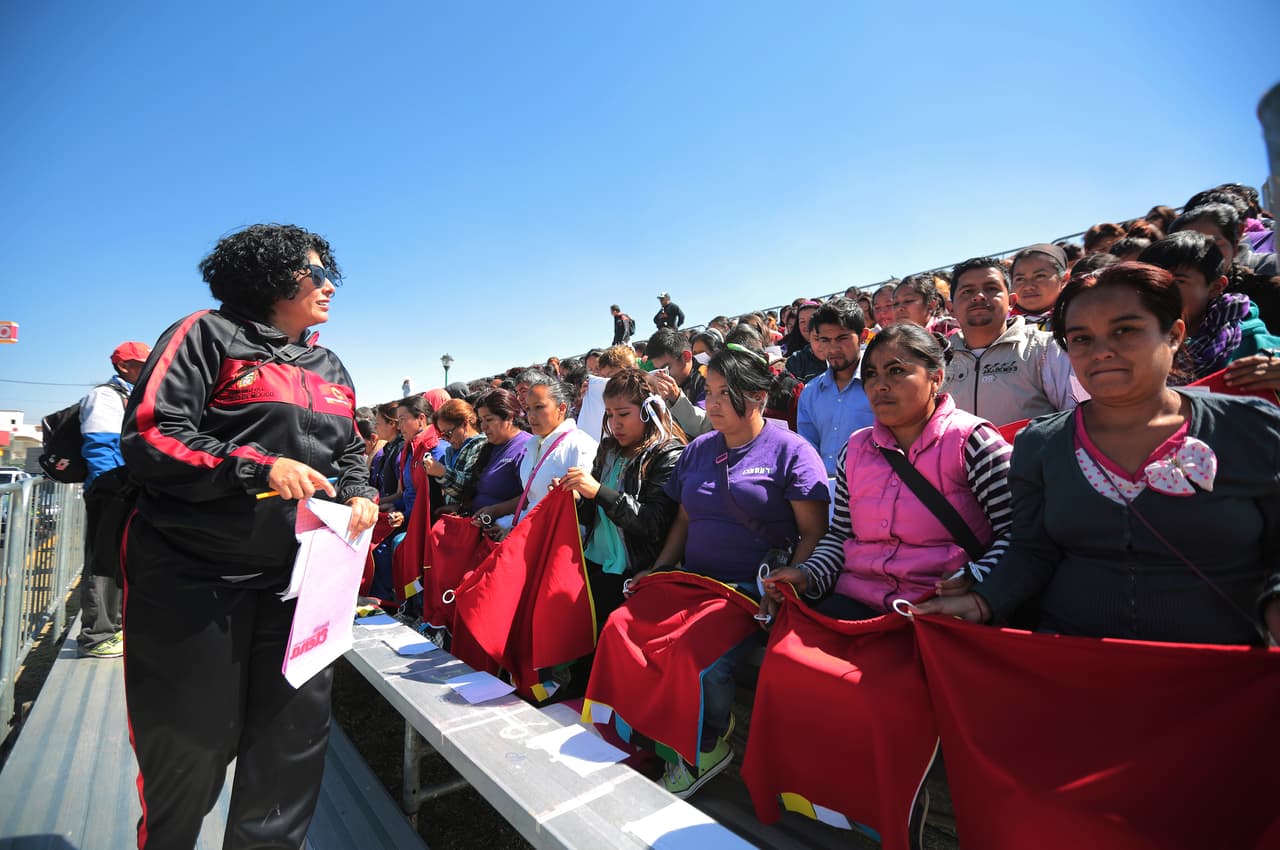 Parte del grupo que recibirá a Francisco en el Estado de México.