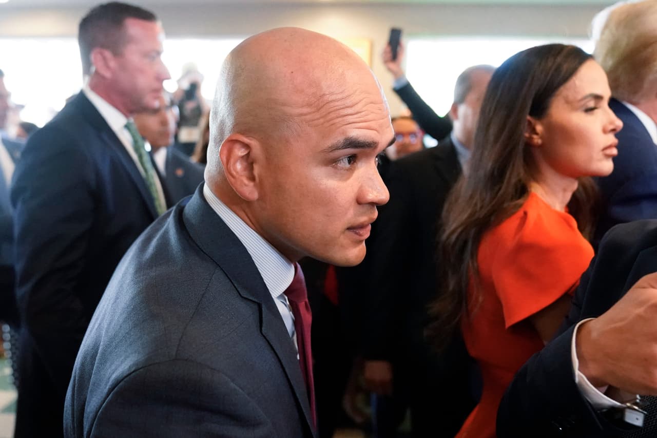 Walt Nauta: asistente de Trump se declara inocente ante tribunal por caso de los documentos de Mar-a-Lago