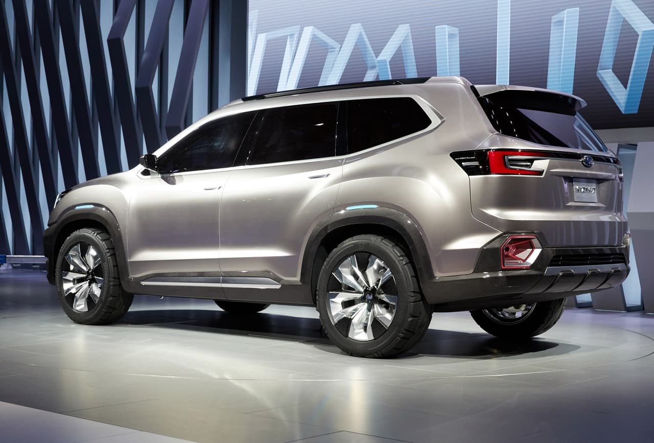 Una 
<b>hipótesis</b> puede ser la de un 
<b>híbrido</b> con motor Boxer de 2.0 litros y de cuatro cilindros para propulsar las ruedas delanteras, y un impulsor eléctrico para las traseras.