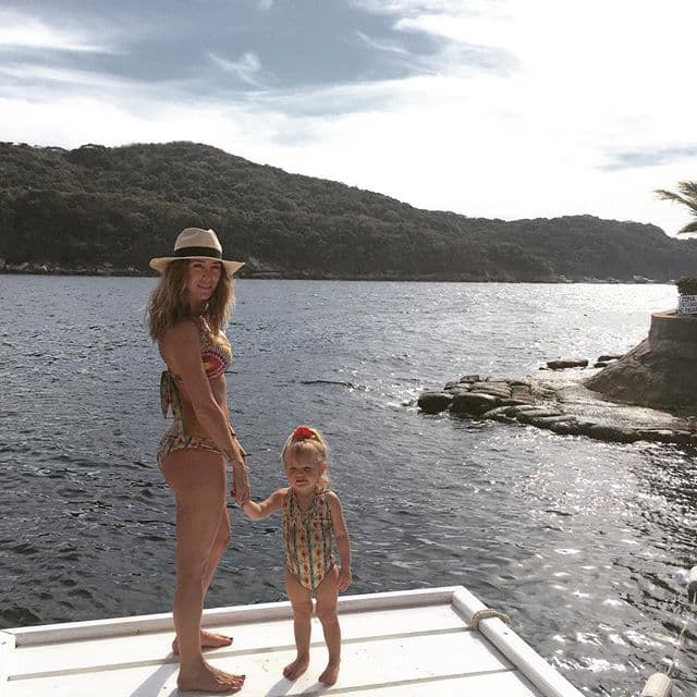 "No te quiero decir lo que decía, eran palabras horribles, y decía como que alguien más le decía que me hicieran daño. La verdad es que sí entré en pánico", informó la actriz.