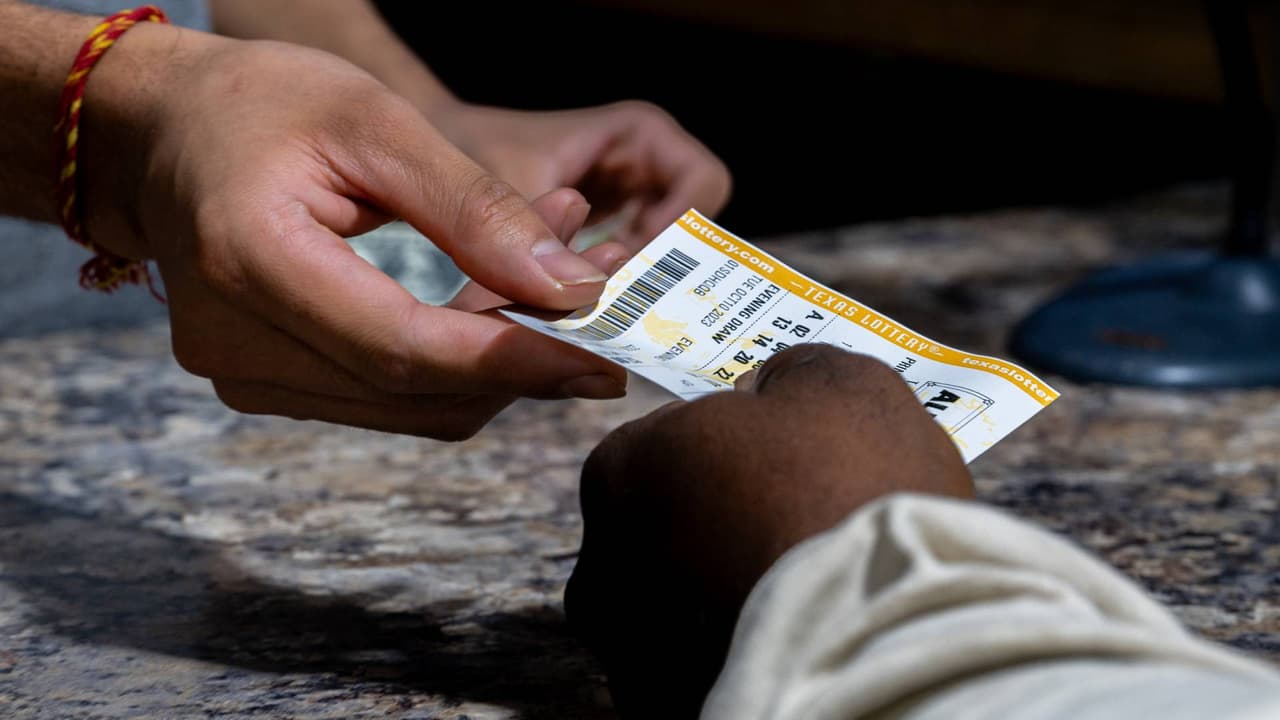 La tienda de la suerte: vende un boleto ganador de $50,000 en Powerball por segunda vez en un mes