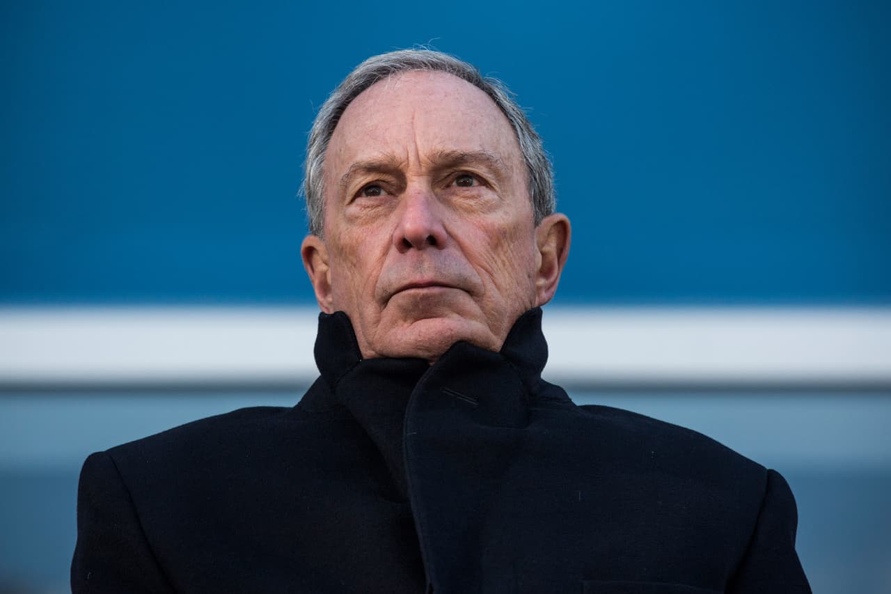 El multimillonario Mike Bloomberg da a conocer su plan de reforma migratoria