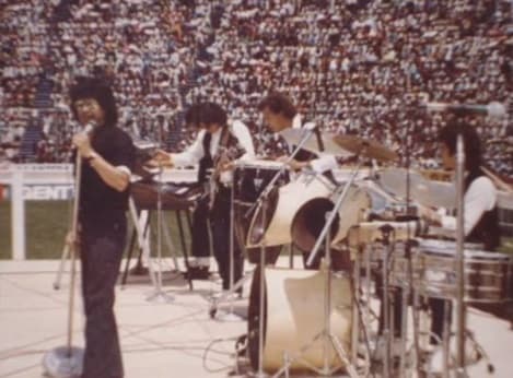 La prueba más fehaciente del éxito del creador de 'El Sirenito' ocurrió el 21 de octubre de 1981, en Monterrey, Nuevo León- al norte de la República Mexicana- cuando fue el protagonista principal de uno de los bailes más grandes que se han dado en México.