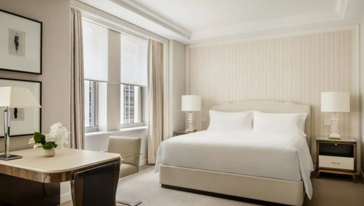 Habitación Junior Suite del renovado Waldorf Astoria New York