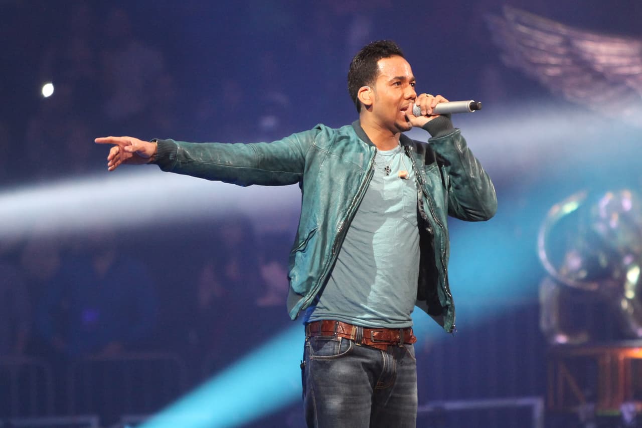 Romeo Santos tiene debilidad por las chaquetas de cuero y son una de las características de su look bachatero.