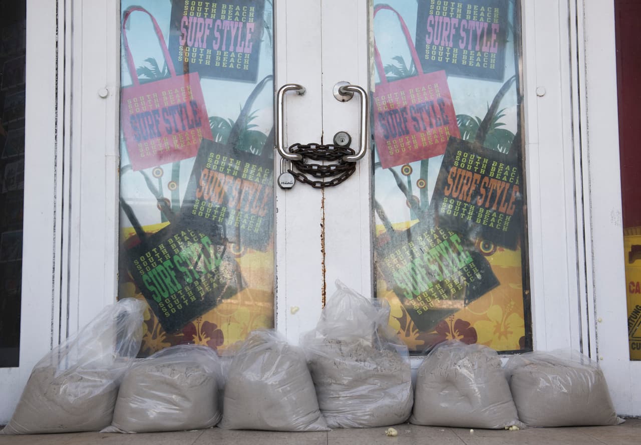 También pueden tener bolsas de arena para evitar inundaciones.