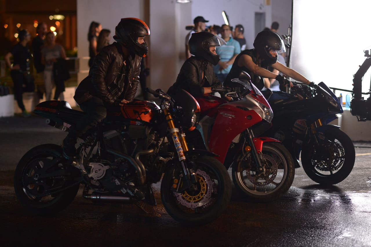 Jorge, Kevin, Garmandy, Aimeé, Megamy y April superaron los obstáculos que se presentaron en los ensayos y en la grabación del videoclip de "Rebelde". El resultado final fue un vídeo con fuerza y mucha pasión.