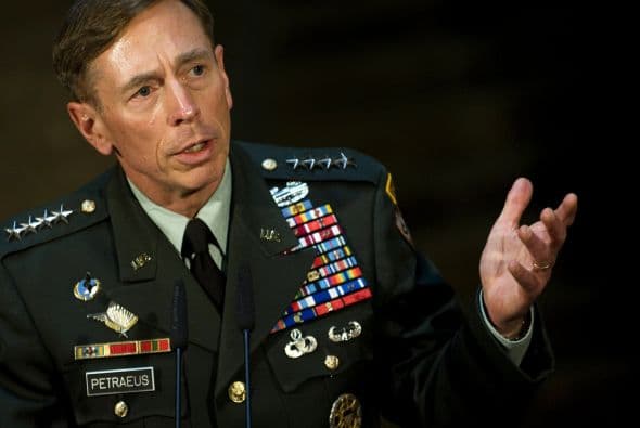 Con respecto al próximo director permanente, se especula que el cargo sea para John Brennan, el asesor de la Casa Blanca contra el terrorismo y un veterano de la CIA que ha jugado un importante papel en la guerra con aviones no tripulados (drones) que dirige Obama contra los militantes de Al Qaida.