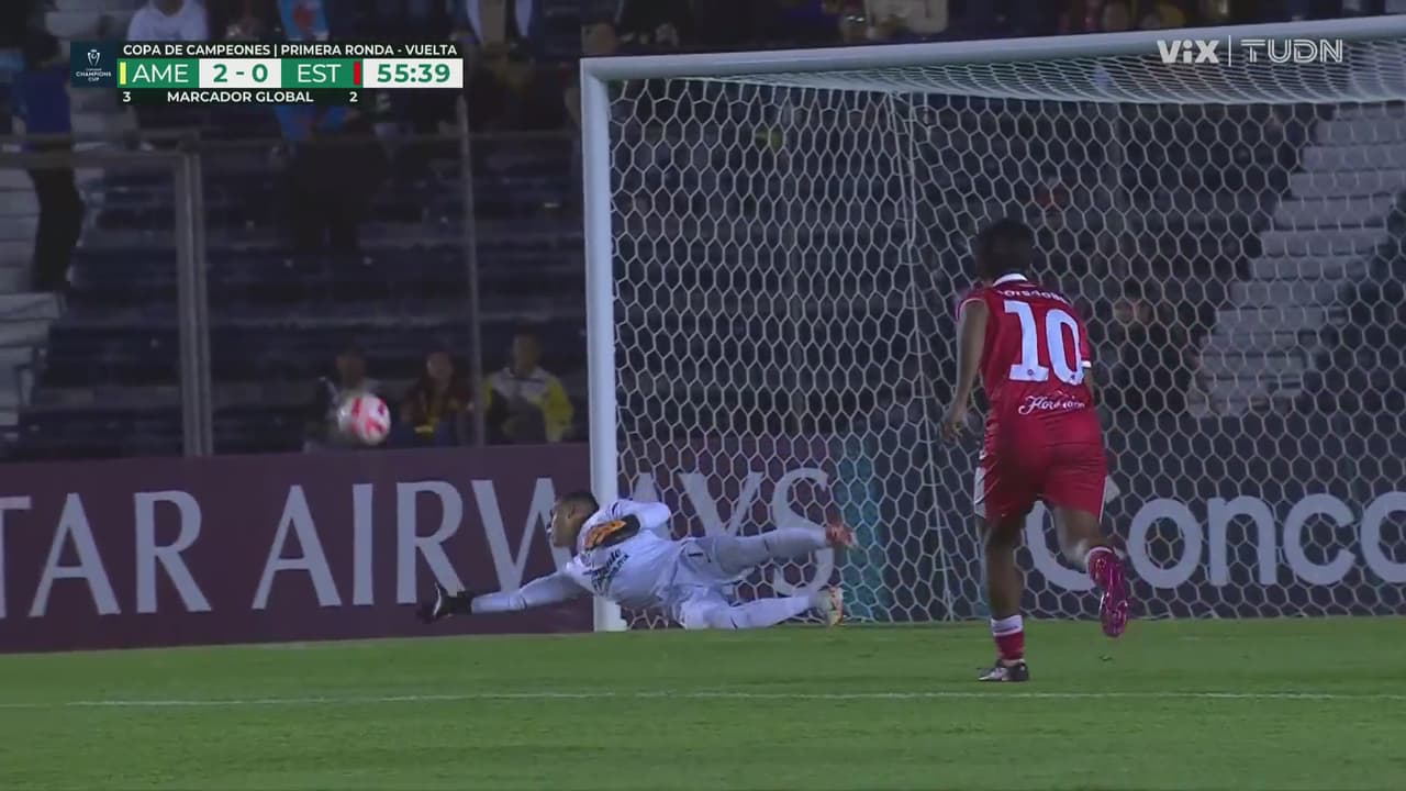 ¡Despiertan a Malagón! Ochoa puso a trabajar al portero de América