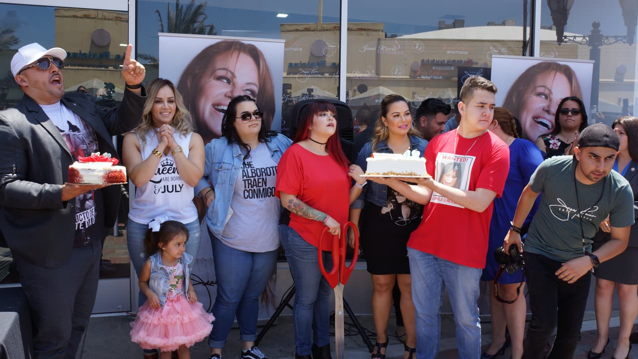 Todos emocionados cantaron el 'Happy Birthday' a su adorada mamá.