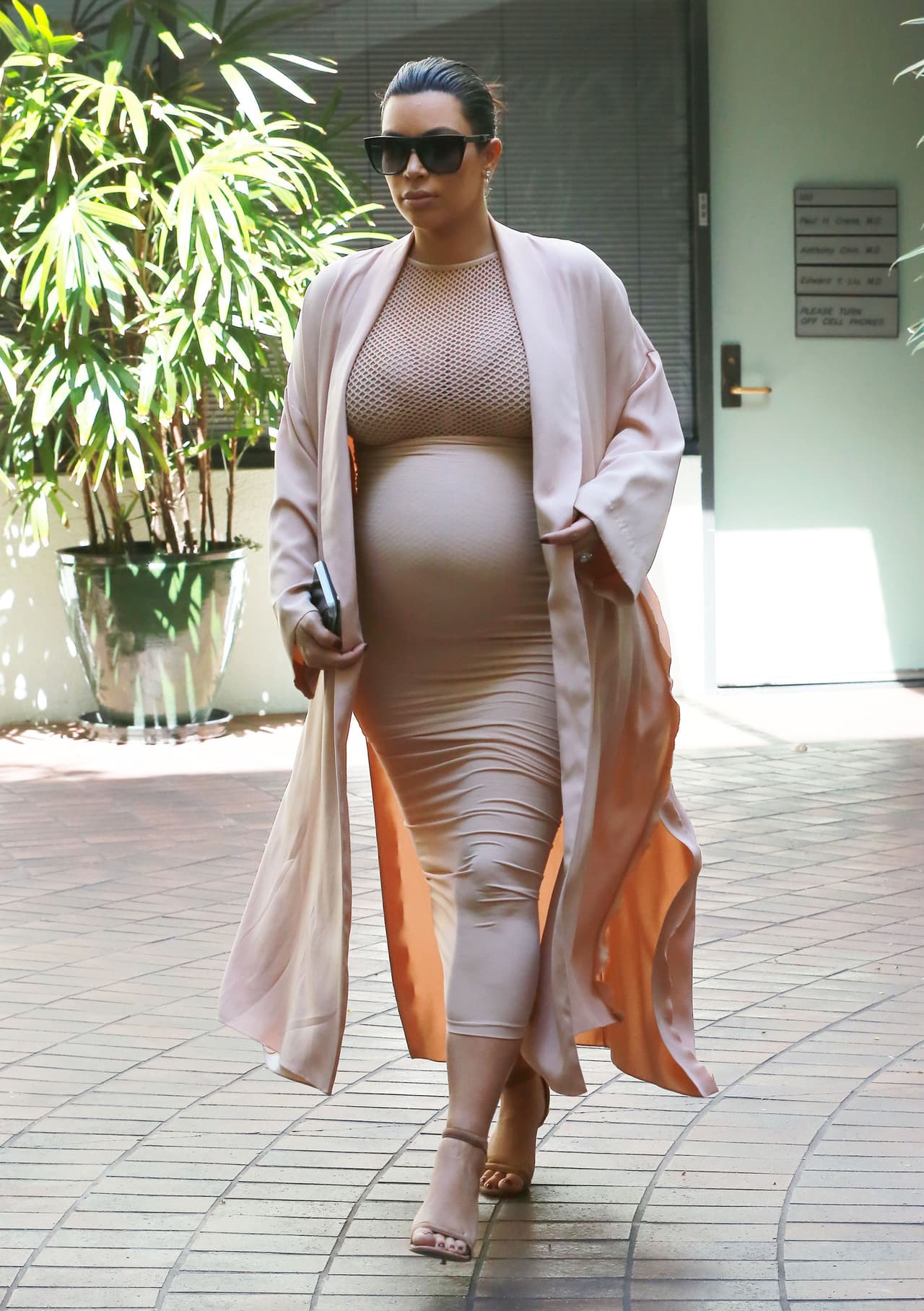 La mujer de Kanye West tampoco se baja de los tacones.