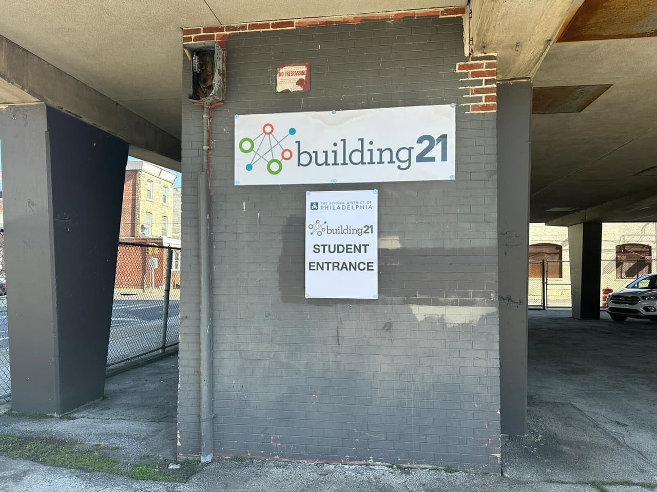 Distrito Escolar de Filadelfia sabía sobre los problemas de asbestos del Building 21 hace años