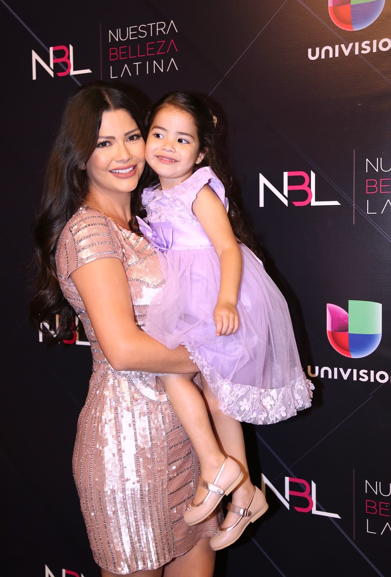 Ana Patricia y Giulietta estaban lista para disfrutar de una gran noche y compartir con las concursantes de esta nueva edición.