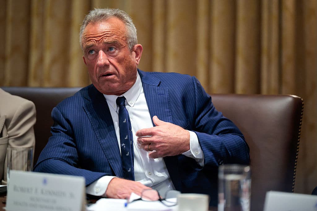 El secretario de Salud y Servicios Humanos, Robert F. Kennedy Jr, durante una reunión del gabinete de Trump en la Casa Blanca.