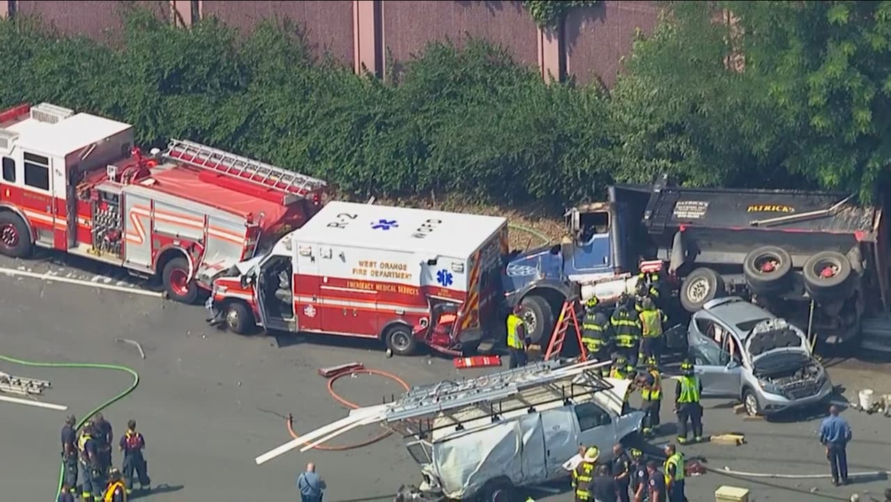 Una media decena de vehículos se accidentan en carretera de Nueva Jersey, parando el tráfico