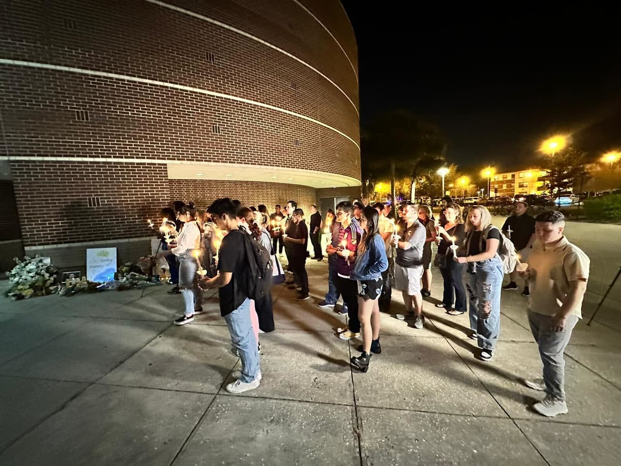 "Se tomaba su trabajo muy en serio. Amaba su carrera. Amaba lo que hacía", expresó Josh Miller, otro reportero de Spectrum Sports 360 sobre Dylan, quien tiene un premio de la Asociación de Periodistas de Radiodifusión de Florida y quedó como finalista de otro galardón.