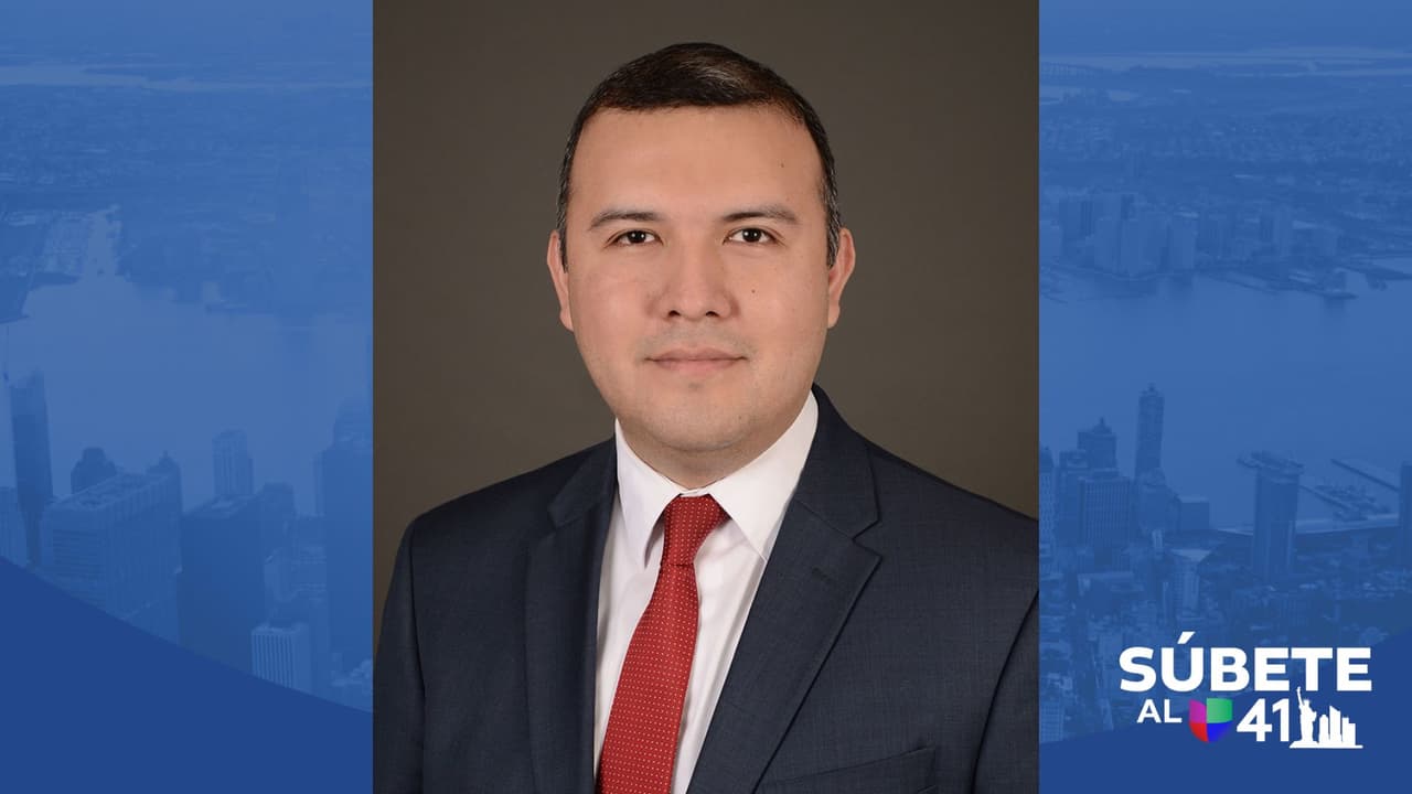 Manuel Castro, comisionado de la oficina de asuntos migratorios, participará como invitado especial en la emisión del 9 de febrero, a partir de las 6:00 pm.