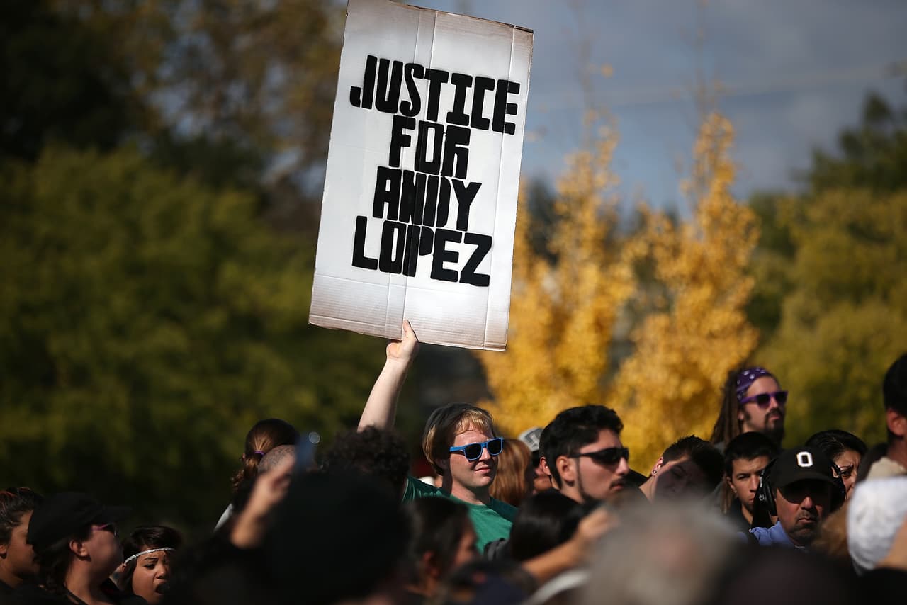 El tiroteo provocó protestas históricas en el condado de Sonoma, con estudiantes de Santa Rosa Junior College y de secundaria marchando por la ciudad y cerrando carreteras.