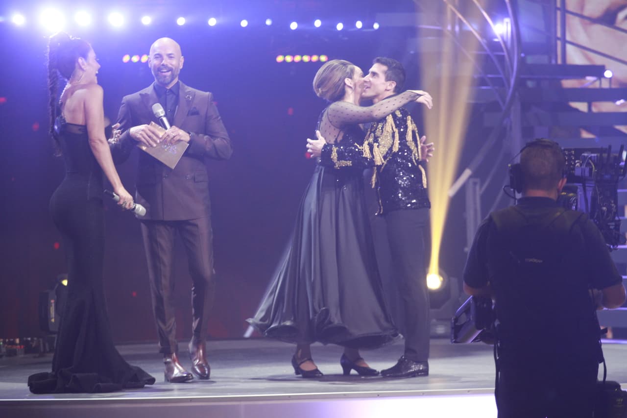 Cuando la ronda de duelos terminó, llegó el momento de la eliminación. Chiquinquirá y Javier Poza mencionaron que había sido una votación histórica: el público decidió salvar con un 65% de votos a Rommel Pacheco. Fue así que Rosie Rivera se despidió de esta competencia.