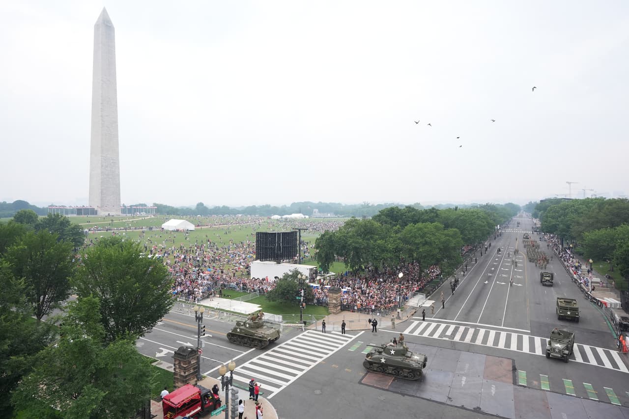 Además del despliegue militar, se han programado diversas actividades conmemorativas, como presentaciones musicales, discursos patrióticos y un espectáculo de fuegos artificiales al anochecer frente al National Mall.