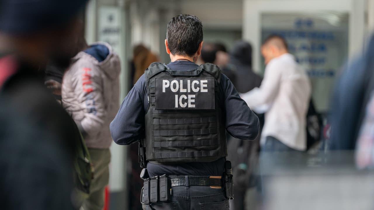 Denuncian que Glendale coopera con ICE, en posible violación a leyes santuario en California