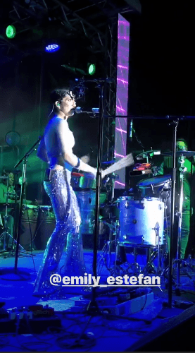 En sus historias, la conductora compartió con sus seguidores el talento que desbordó Emily arriba del escenario.