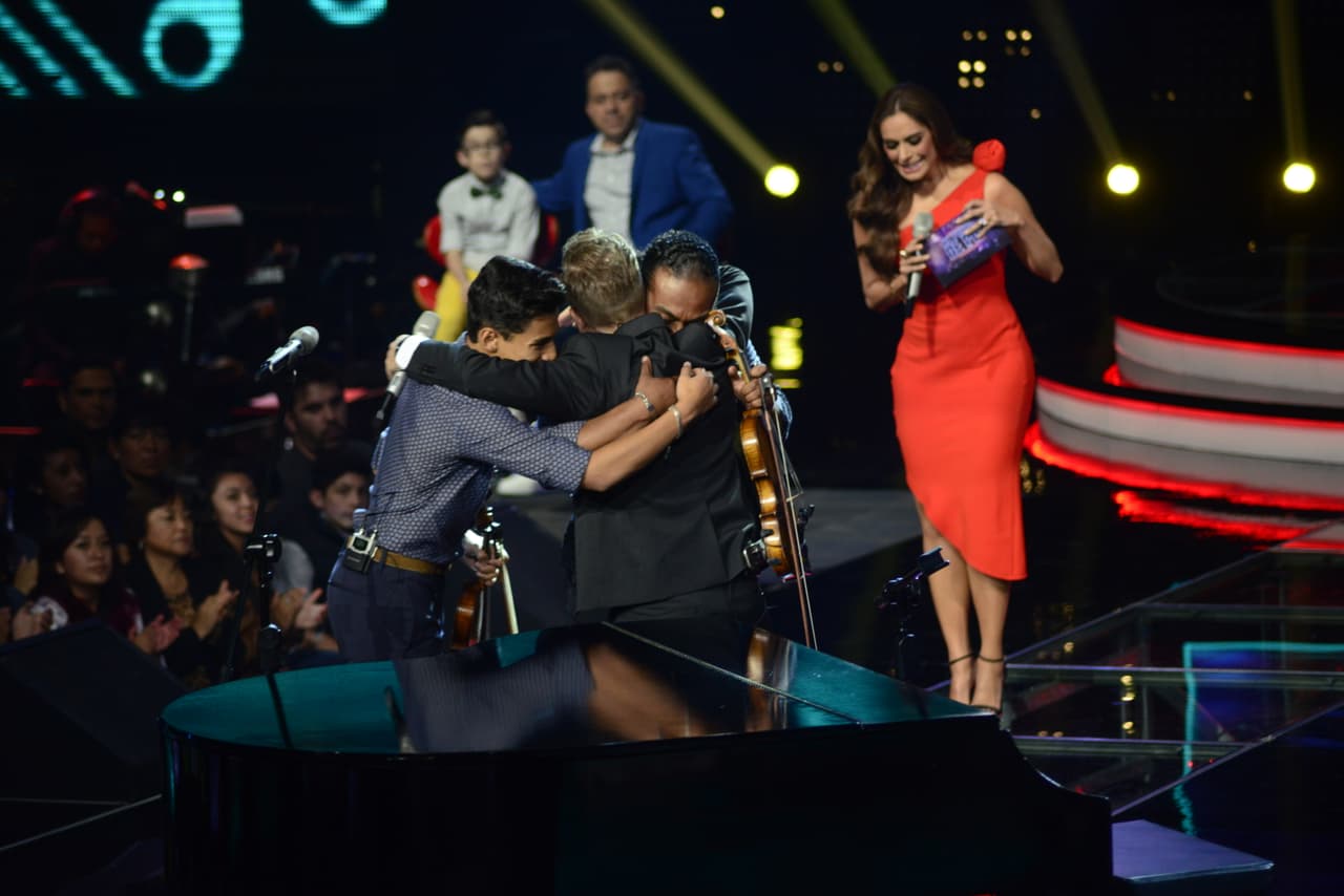 Con este modelito rojo enloqueció a Espinoza Paz y a Cristian Castro.