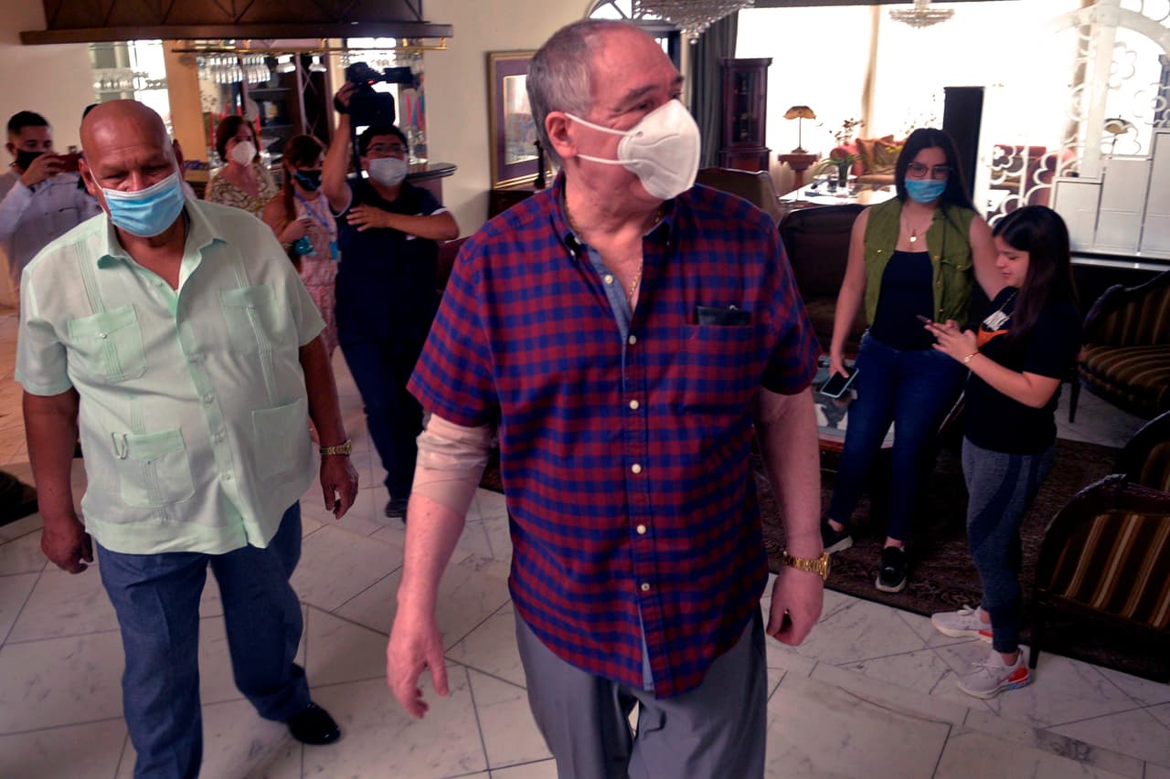 Daniel Salcedo, su hermano Noé y los hijos del expresidente Abdalá Bucaram son investigados por presunta
<b> </b>delincuencia organizada en la venta de medicamentos con sobreprecio a hospitales públicos.
<br>