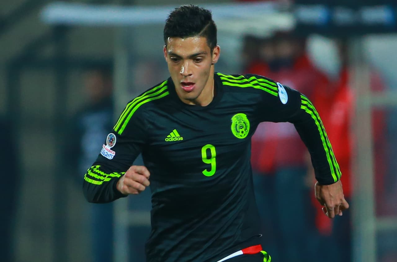 Raúl Jiménez entre los futbolistas más guapos de la Copa América
