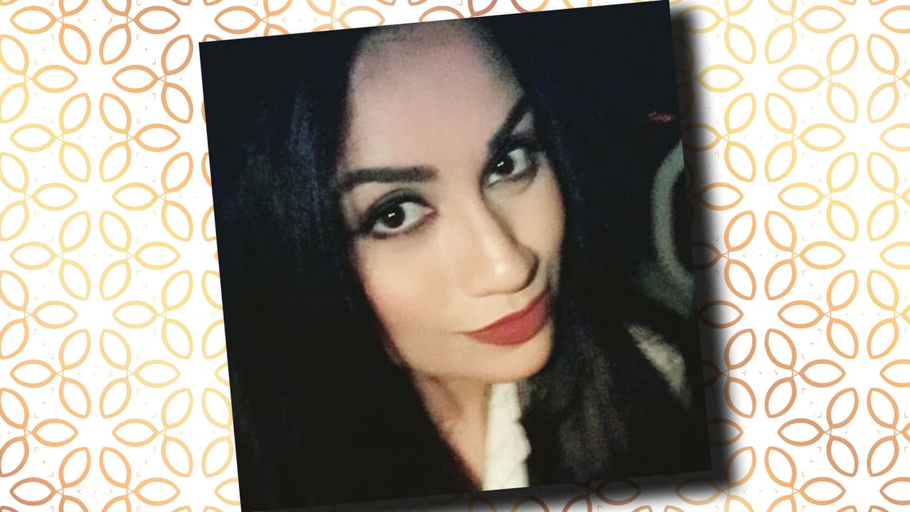 Mucho ha pasado desde que Shakira lanzó 'Pies Descalzos'. Y más ha pasado desde que tenía el cabello oscuro. Lluvia nos recuerda a esa Shakis. Desde las audiciones nos enamoramos de la voz de Lluvia. Sabemos que va a llegar lejos en la competencia. ¿No te gustaría verla cantar algo de Shakira al estilo regional mexicano? Para ti, ¿en qué se parecen estas dos?