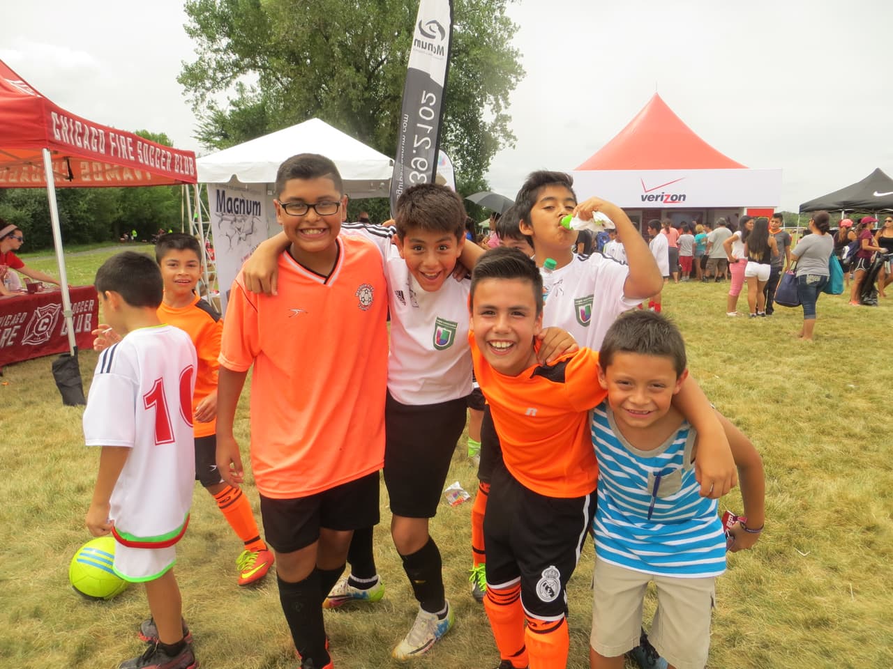 Una verdadera fiesta de goles y diversión marcó el inicio de Copa Univision 2015. Mira la galería de fotos de este gran evento deportivo.