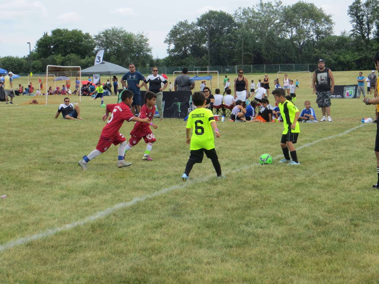 Una verdadera fiesta de goles y diversión marcó el inicio de Copa Univision 2015. Mira la galería de fotos de este gran evento deportivo.
