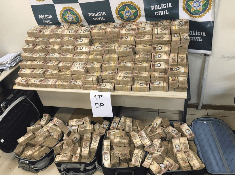 Policía de Brasil descubre 40 millones de bolívares venezolanos en una favela de Río de Janeiro