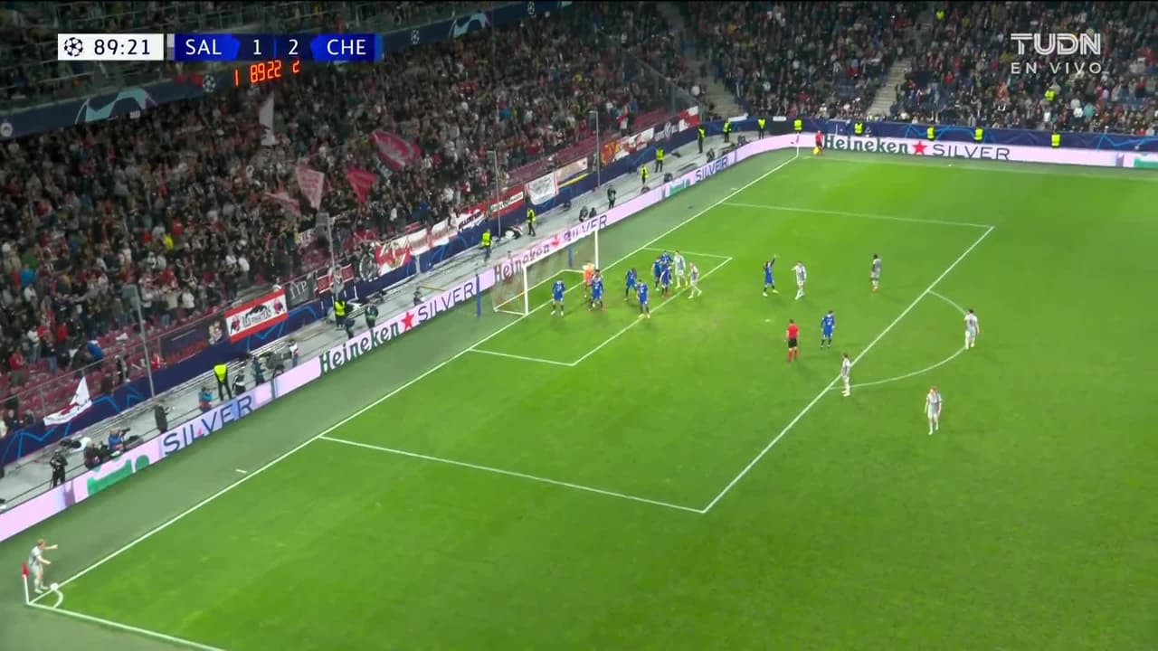 ¡TIRO ATAJADO! disparo por Dijon Kameri.