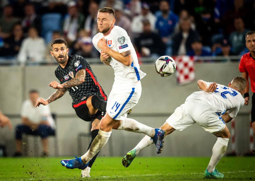 Marcelo Brosovi´c se pone la capa de héroe y con su gol al minuto 86, Croacia vence 0-1 a Montenegro.