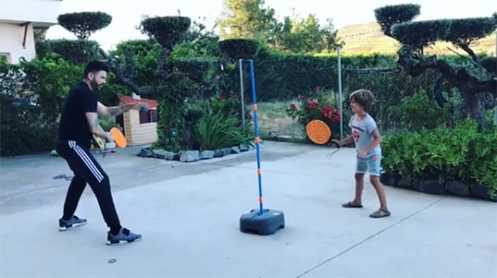 No ha dejado de jugar con ellos: "Lo amo... Jorge. Por fin en casa".